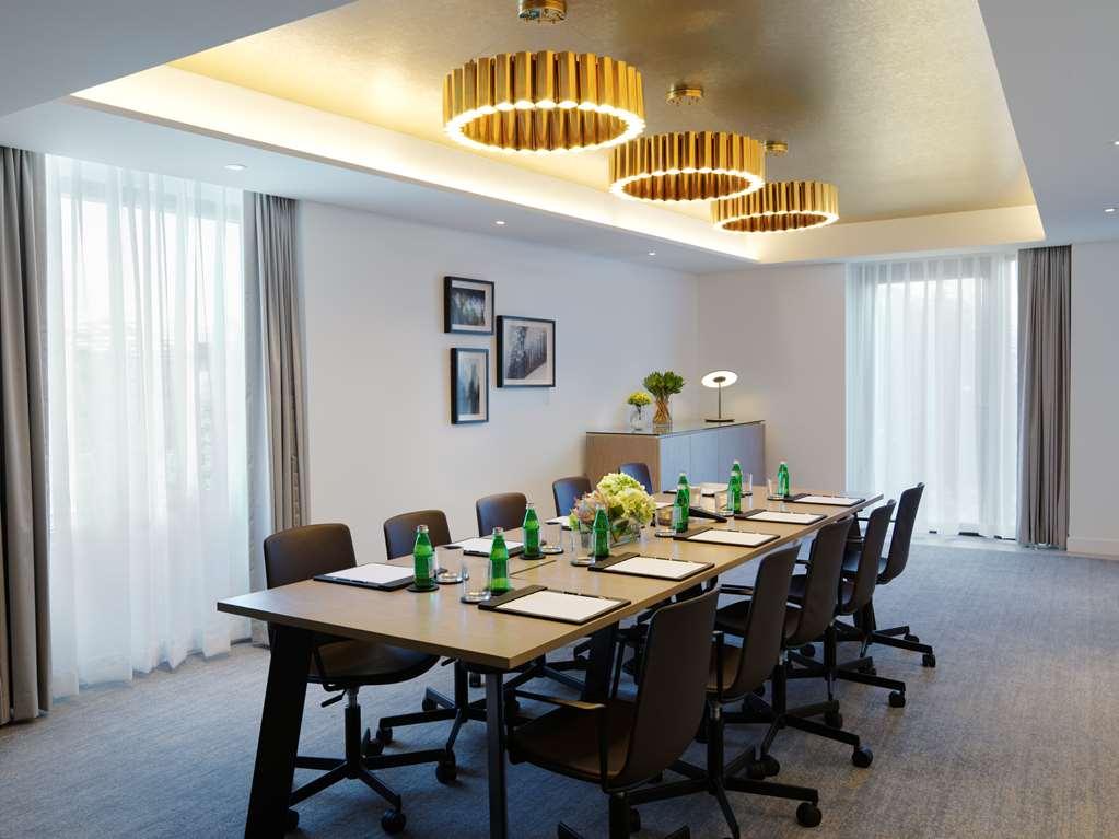 The Star Grand Hotel And Residences Sydney Fasilitas foto Meeting room